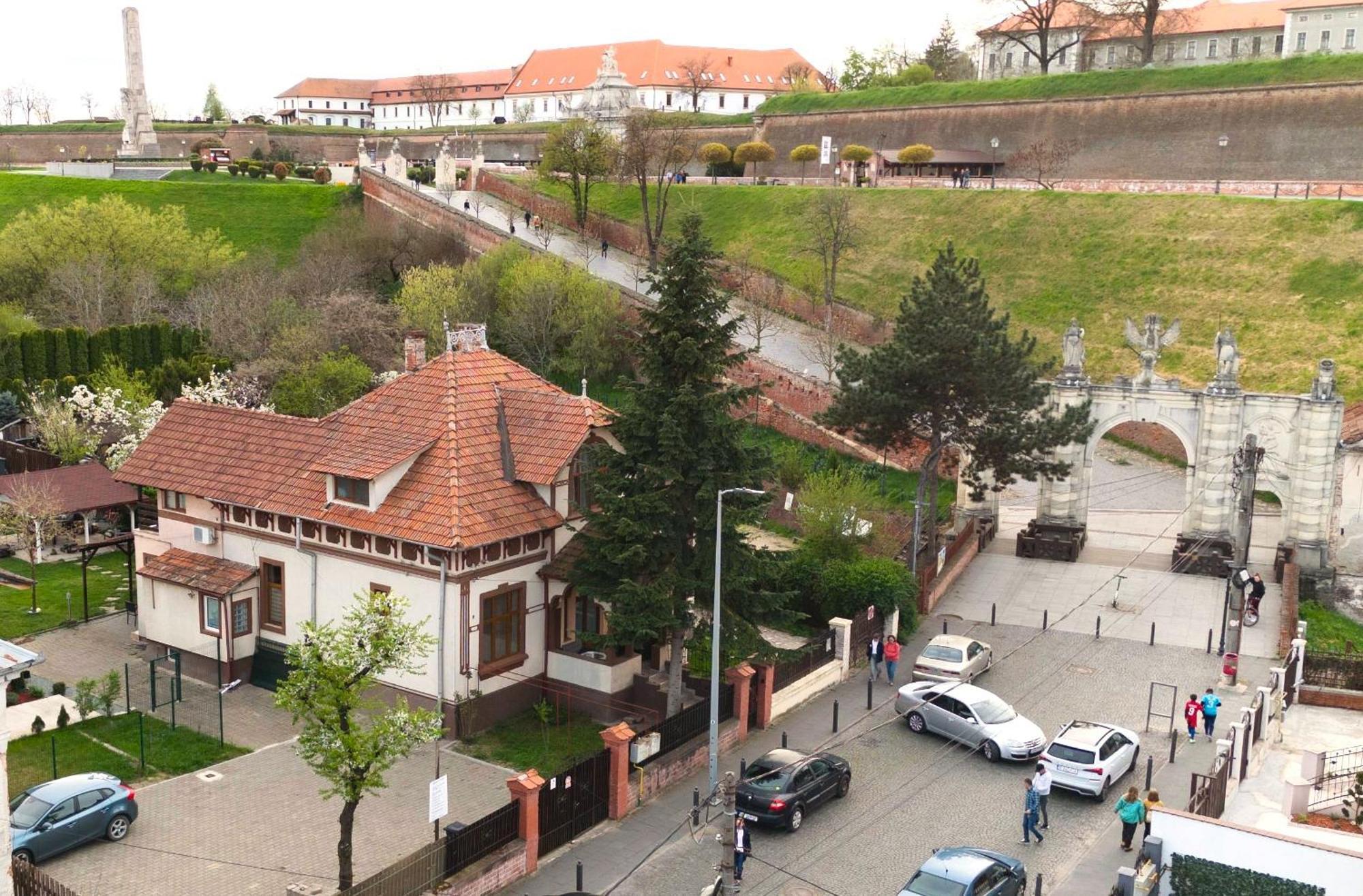 La Poarta Cetatii Villa Alba Iulia Luaran gambar